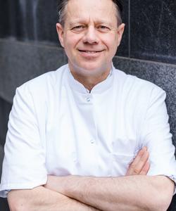Zahnarzt Onno Kroese
